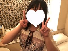 ひな18歳・生・顔射。完全ドキュメントKODOMOすぎた黒髪娘に内緒の生挿入。あまりの痛さに大号泣！大量の顔射をプレゼント【絶対素人】（040）0