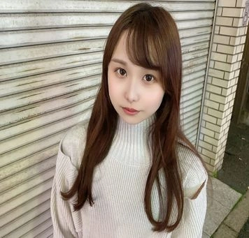 1週間限定2980→1980 恥ずかしがり屋さんで押しに弱い女の子、ひなたちゃんの中出しえっち動画。カメラマンあり撮影。