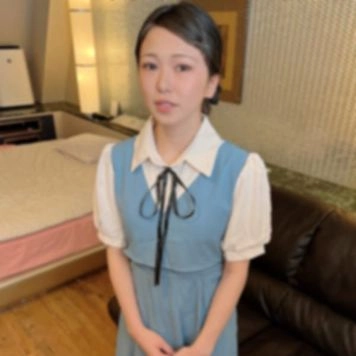 色白美尻スレンダーな19歳。有名大学２年生のリケジョは大人しそうな見た目なのに伝説級の感度の良さ！大量潮吹きに悶えながらも、３日分溜めた精液を放出され人生初の大量中出し２連発。