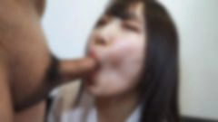 １９歳のイマドキJD　笑顔で多人数チンポを舐め上げピクピク反応ドクドク射精に大喜び　生挿入もあっさり受け入れごっくん３連発。※レビュー特典は4K高画質2