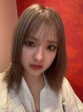【顔晒し】屈託のない笑顔で笑う愛嬌抜群の女の子に膣奥中出しした動画を無断流出。みんなに見てもらおう？