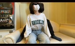 【完全素人リアル動画#122】18歳！経験人数1人（今の彼氏のみ）！中○の頃から履いているパンツ！！初生！初中出し！見た目○C〜J○です・・。（雑談は特典動画にあります）#100%リアル2