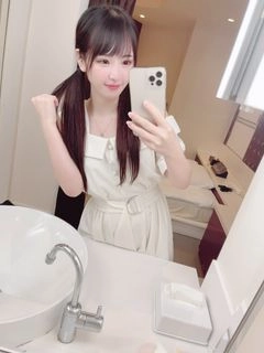 ひなたちゃん責め主観メイドコスプレ中出しセックス！＋男子トイレでごっくんフェラ＋おもちゃ責めで大量潮吹きからの中出し悶絶セックス！の豪華３本セット0