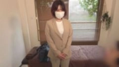 3日間限定980pt！【磯山さやか似】 疲れ切った身体をどう対処していいか悩む若手OL！ 全身が凝りすぎていたのであらゆる手段で隅々をマッサージして快楽の域までヒーリング！1