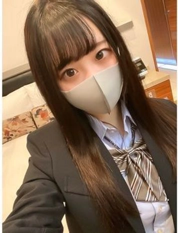 【期間限定再販】【初撮り】18歳黒髪清純制服美**みかちゃん！初経験生挿入！Fカップの幼い体に孕ませ初中出し！生理が来ないと連絡が来ました【人生初大量生中出し】