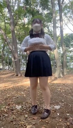 【18歳学生Gカップえりかの自撮り】☆彡公園で、なんと昼間では初めての全裸のディルドオナニー！！公園に面してる道路で車が通っているのが映ってて興奮、、、予定外の全裸だったけど癖になりそうで怖いです笑0