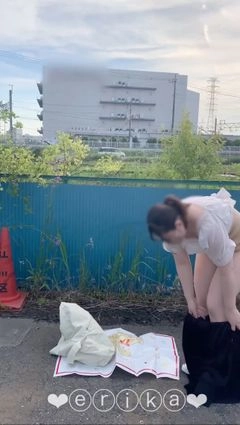 【18歳Gカップえりかの自撮り】☆彡 線路や道路が見えるところで全裸になってオナニーしました、、柵の向こう側は細い道路だったから人や車が来ないかドキドキでした…///3