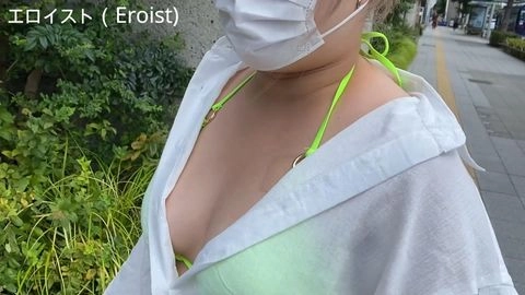 Sっ気のある巨乳ギャルが街中で逆ナンパイズリ！毛深い男性も濃い～ザーメン噴水でギャルの顔に直撃大量発射等５連発（２アングルでお届け）！5