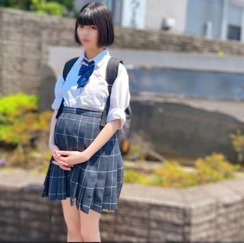 【閲覧は自己責任で】制服を着た妊婦。羽賀けん引退最後の動画の一つ