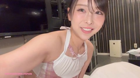 完売御礼！２０万フォロワーの大人気爆乳インフルエンサーが自撮りで夜這い包茎ちんぽチェッがエロすぎて可愛すぎた！※特典映像「秘密の別アングル」あります1