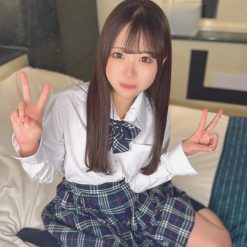 【全人類の可愛さの頂点×シン・潮吹き女子大生】※特典にて初めてのアナルSEX付き  18歳プリンセス小春ちゃん 伝説確定の超絶潮吹き誕生の瞬間 初めての巨根に大興奮 激ピストン中出しエッチに「悶・絶」