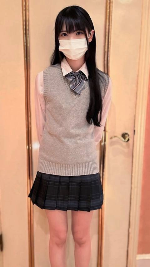 【18才×未経験】このような場に出るような子ではない本物の清楚系制服生を緊急販売0