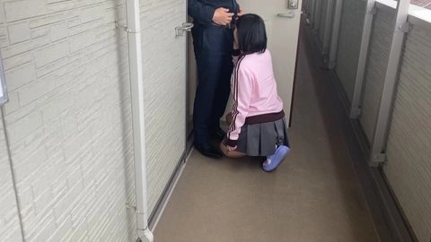 息〇の彼女を貸し出し３P　最後は中に出されてました( ；∀；)　おまけに元カノの方の中出し動画とマッサージの人妻入れてます。2