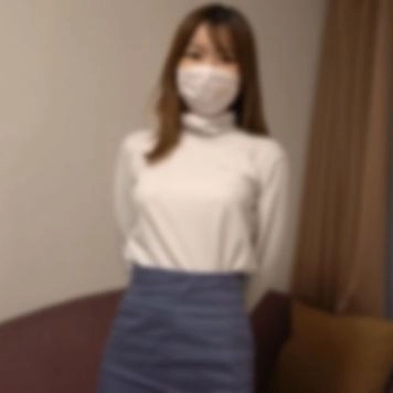 ※4/17まで初回80％OFF※【無修正】【素人個撮】【ガ”クセー低身長】天然パイパン、汚ちんぽで連続中出し調教される令和□り