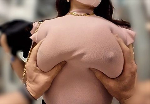 【スケ乳首】【fc2限定】ビラはみ出しノーブラ巨乳美女♪極限の透けに乳首もTバックもモロにスッケスケ状態!!1