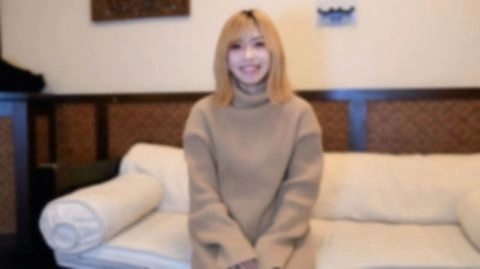 【無】見た目派手系ですがしゃべってみると「ふにゃ～」系の従順女性！しかしエッチなことには超積極的⤴ゴックンと中だし⤴ ※特典高画質0