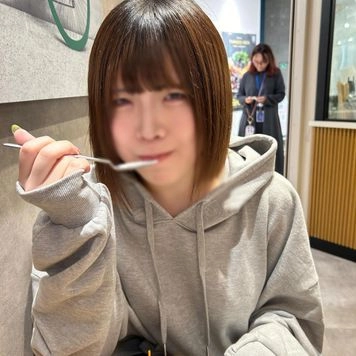 神乳神スタイルの事務ちゃん。超敏感Fカップで潮吹きまくりでベッド水没。。