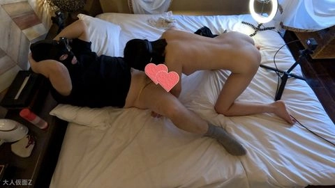 【素人初撮り】ななみ(18) 敏感な身体への長時間責め連続イキの別画角動画となります。まんぐりがえしでの吸うやつ責めの正面からの動画を収録しています。4