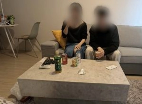 隣で夫が寝てるのに・・夫の後輩に・・2
