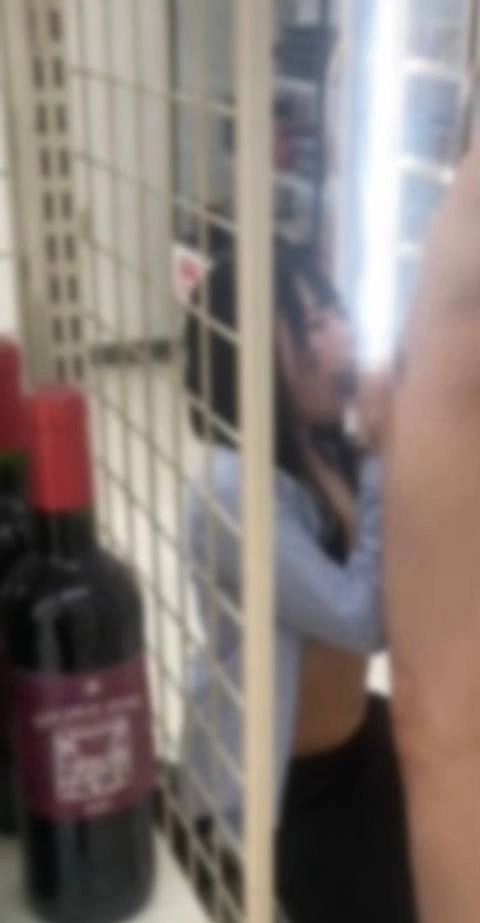 んっ営業中なんですけど…！深夜でお客さん来ないからすぐ終わるなら私もやってみたかったんですよね…勤務内容に潮吹きは入ってないよお、『みんなのどうぶつえん』1
