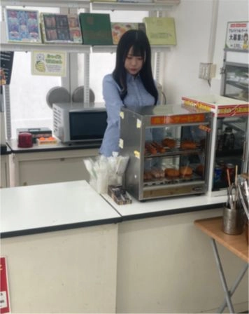 んっ営業中なんですけど…！深夜でお客さん来ないからすぐ終わるなら私もやってみたかったんですよね…勤務内容に潮吹きは入ってないよお、『みんなのどうぶつえん』