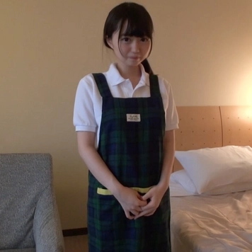 １４３ｃｍカフェ店員　軽すぎる身体を持ち上げ抱っこしながら中出し