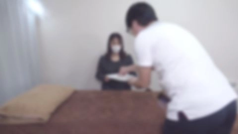 6/1日迄新作セール半額！【無/ハメ】２人のお〇さんがいらっしゃる、４０代半ばの主婦の女性がネット予約で来店してくれました。成熟した肉感的な奥様は育児等で、お疲れのようなので指圧、リンパマッサージでほ0