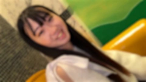 【ぱ完全顔出し】人見知りのギリ合法の“ガチで**”の19歳コンカフェ嬢。乳首でイキ狂い剛毛びっしりマ○コに特濃中出し。1