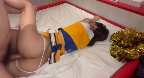 ※藻梨特典有 【人妻れな3】旦那は仕事、私はチアコス痙攣イキで中出しされちゃった。『ん゛ぐぅぅきもぢぃｯごめんなさぃいｯ』妊娠したらなんて考えられなくなるくらい快楽に溺れた人妻8