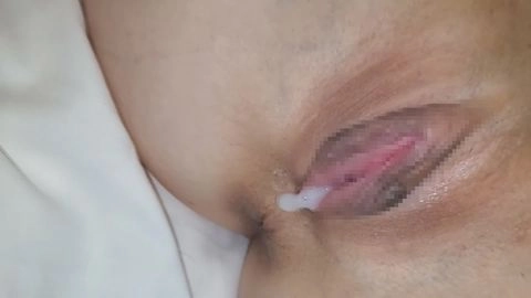 黒髪ロングの優等生。卒業後数年ぶりに再会、中出しハメ撮り5
