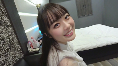 ※在庫限り※18歳 Fカップ。有名音楽大学主席合格の”純潔清楚お嬢様” 誰にも触れられた事がない奇跡の色白巨乳を揉みしだき大量射精。※数量限定先着順で原版送付1