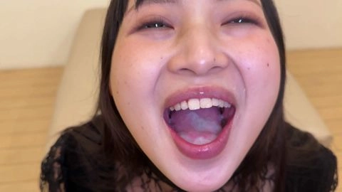 【完全ノーカット/真正7発連続】秋葉原OLエリカが5日以上溜めた精子を極上ネバスペして連続ごっくん7