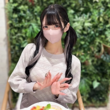 ※期間限定80％OFF【初・顔出し】「ｱｱｱｱ､ｲｸﾞｲｸﾞ…」服飾学校に通うぴえん系ドM18歳ｺﾝｶﾌｪ嬢。起業の夢の為悲願の出演。快感で痙攣しまくる彼女の身体を弄び膣内射精で従順なﾍﾟｯﾄに仕上げ