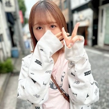 【ナンパ即ホ】居●屋で口説いたF乳クリーニング屋の看板ムスメをお持ち帰り！愛嬌ある従順なドМマ●コに出会ったその日にたっぷり濃厚中出し♥