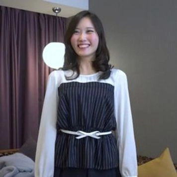 水着モデルのバイトと聞かされて派遣された、スタイル抜群のゆうちゃ◯似のカナちゃん２１歳