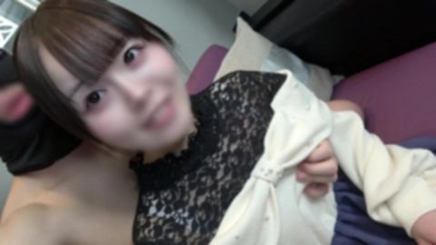【お宝】アイドルデビュー前の秘蔵映像。カメラの前で恥じらい、白く細いカラダが赤くなる。ステージ上では見ることのできない淫らな姿。0