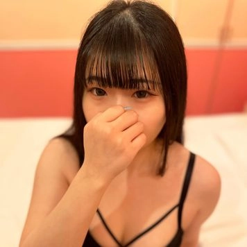 【黒髪×童顔】中目黒の立ち飲み屋で出会った低身長150cmの美〇女♡ 抱き心地120点のもちもちボディをた～っぷり堪能し生中出し！