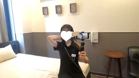 【先着30人限定500円オフ】かんな18歳_1・生・顔射。卒業したばかりのスレンダーなイマドキ専門18歳にリアル制服を持ってこさせてのフルコース！（036）0