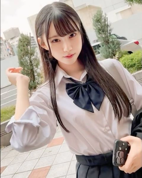 【恋バラ出演歴あり】上半期終わりに本物の衝撃。ネット番組出演歴有りの18才の中出しデビュー作公開0