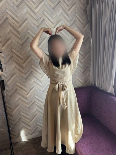 【10個限定‼️＆完全顔出し編】 22歳大**に妻をプチ貸出し ※上書き動画付き フェラ抜き＆特濃顔射 １週間溜めたザーメン2発0