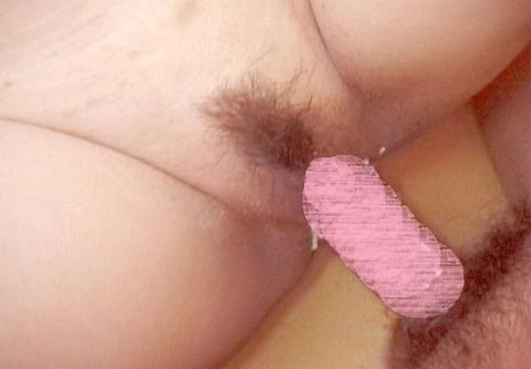 【生ドル海・未修正】天然柔乳D乳のビキニギャル２人組!!SEX２連発!!ロケ車の外に先輩が待っている中、ピストンでチンポは愛液まみれで堪能!!未公開映像含むオリジナル版!!1