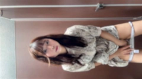 3日間限り！51％OFF！【もっと叩いて下さい…】愛嬌抜群の新卒22歳美容師のドMちゃん。街中で遠隔ﾛｰﾀｰ攻めで下着から愛液ダダ洩れ。イキまくる彼女から種付けを懇願され孕ませ確定。。3