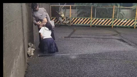 【個撮+屋外】コビト系メンヘラ、雨天の青空駐車場フェラチオサポート【4K画質】9
