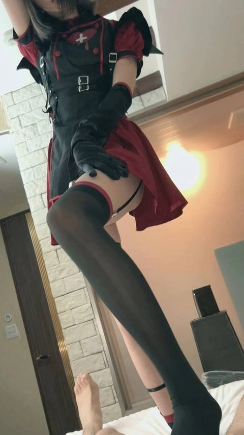 172cm美脚のあのコと、黒いエロナース服で踏まれてハメて中で出して0