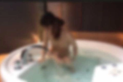 ※31日まで初回限定85％OFF※【無修正】【素人個撮】国宝級美人！！氷上の妖精、元女子フィギュア国体選手の鍛え抜かれたボディーに孕ませ中出し！！0