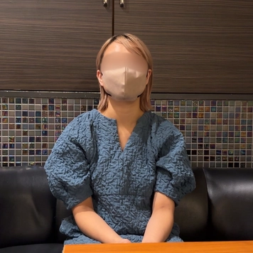 巨乳美容師22歳。「待ってっ、無理無理！ヤダァ！」歴代を更新する快楽に戸惑い叫ぶもバッチバチに突かれてイカされまくる。