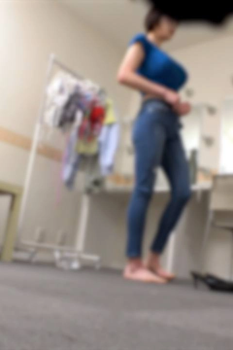 【1回250万円】”若手Jカップグラドル”本日限定で顔出し初公開。喉奥フェラから絶頂中出しまで含む衝撃個撮映像 解禁。※順次値上げ0