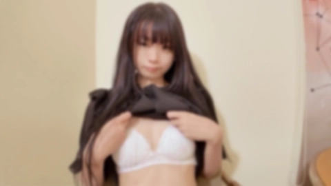【10/7迄990pt】【初撮】19さい美容系専門。小柄敏感ボディ、カメラの前で恥じらいながらも快感に痙攣まくり。miジュクマンコを貫く膣奥に大量射.精0
