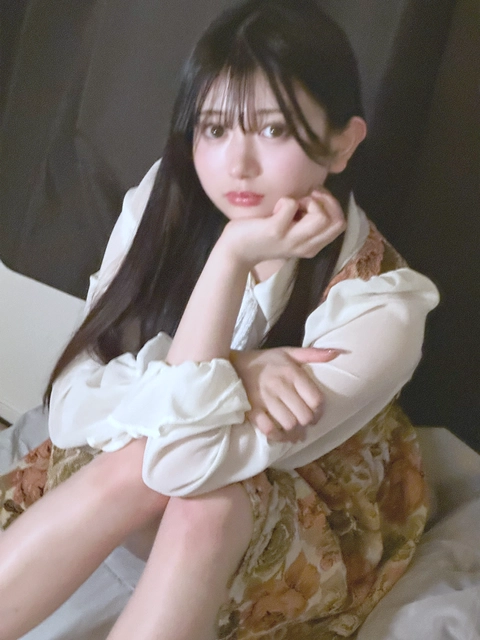 【本人出演】2023年ブレイク ”あの清純派アイドル”素顔完全公開　FC2緊急デビュー。80分超え高画質 生中出し撮影。※売り切れ次第即終了0