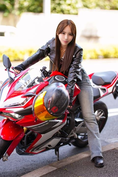 【限定価格】バイクが相棒、スタイル抜群爆美女。サバサバクールな女の理性崩壊、生ハメSEXでイキまくる！0